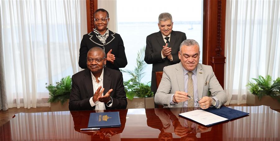 مذكرة تفاهم بين قناة السويس وهيئة الموانئ الناميبية لتعزيز التعاون البحري